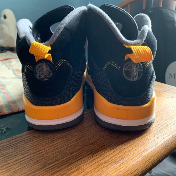 Men’s Son of Mars Jordan’s - Picture 4 of 5